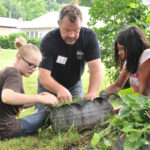 Middle-schoolers volunteer with Just 5 Days