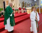 Los sacerdotes jubilados continúan con el ministerio parroquial aun después de su retiro