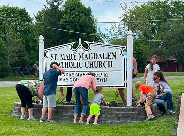 Parish in Bloom(field): gardening project unites community